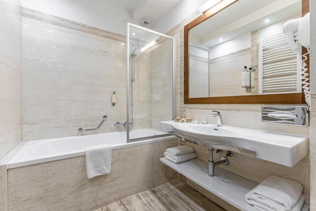 Hotel Wieniawski Lublin Bagian luar foto