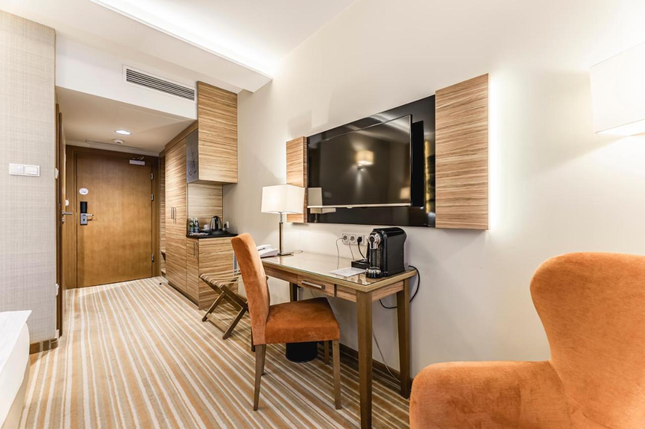 Hotel Wieniawski Lublin Bagian luar foto